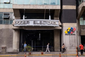Abren los primeros centros de votación en Venezuela