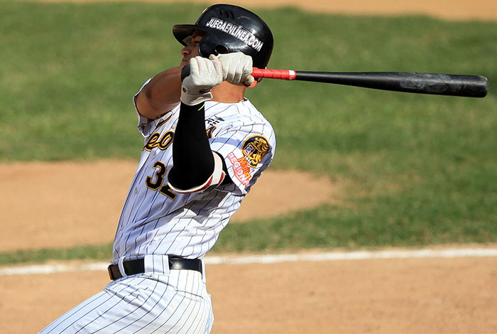 Leones vineron de atrás para dejar en el terreno a los Cardenales