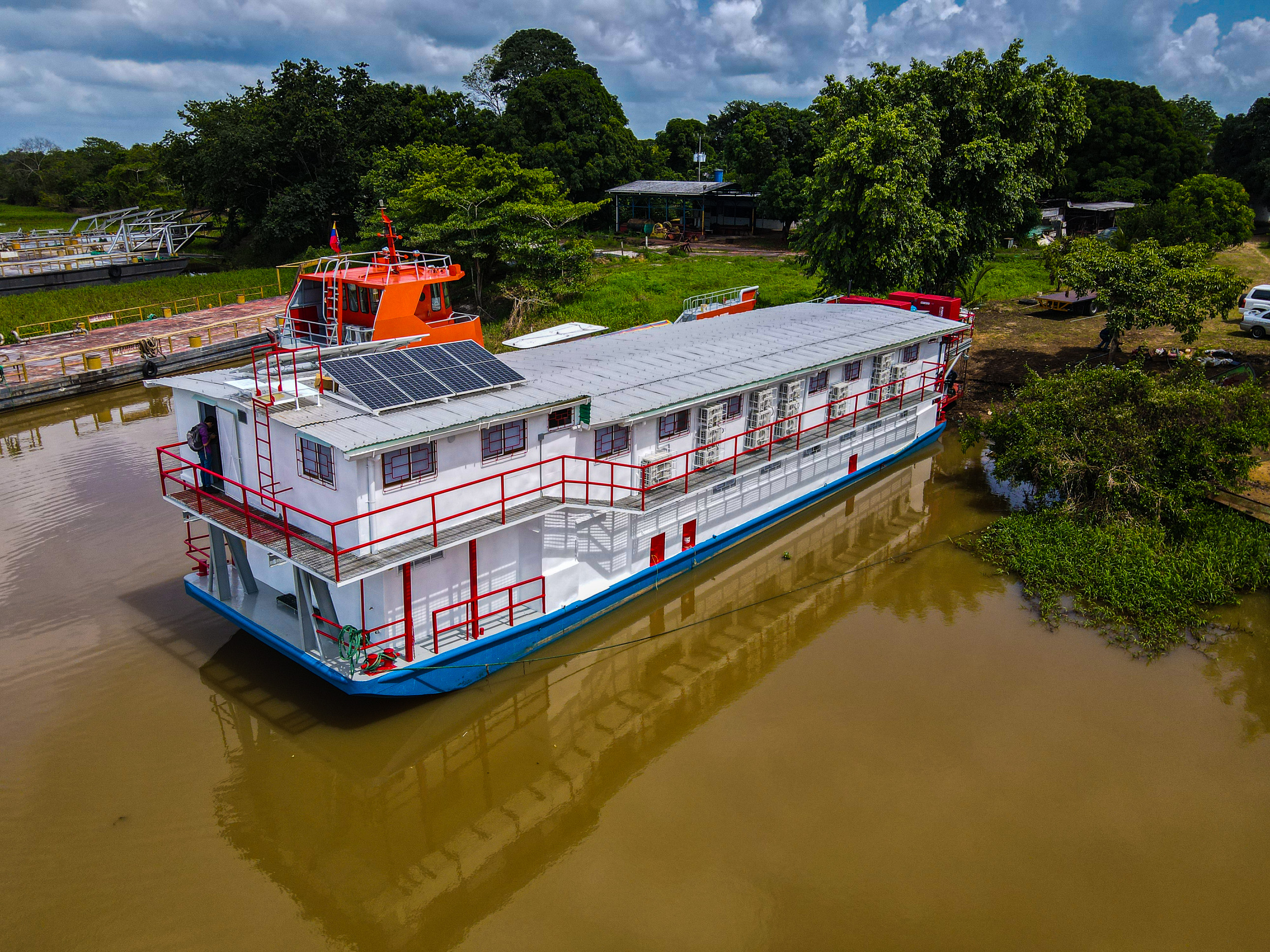 Unicef rehabilita un barco hospital para atender a indígenas en Venezuela