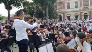 ¡HERMOSO! El Sistema de Orquestas Juvenil e Infantil estremeció a La Victoria con La Marcha Eslava (FOTOS)