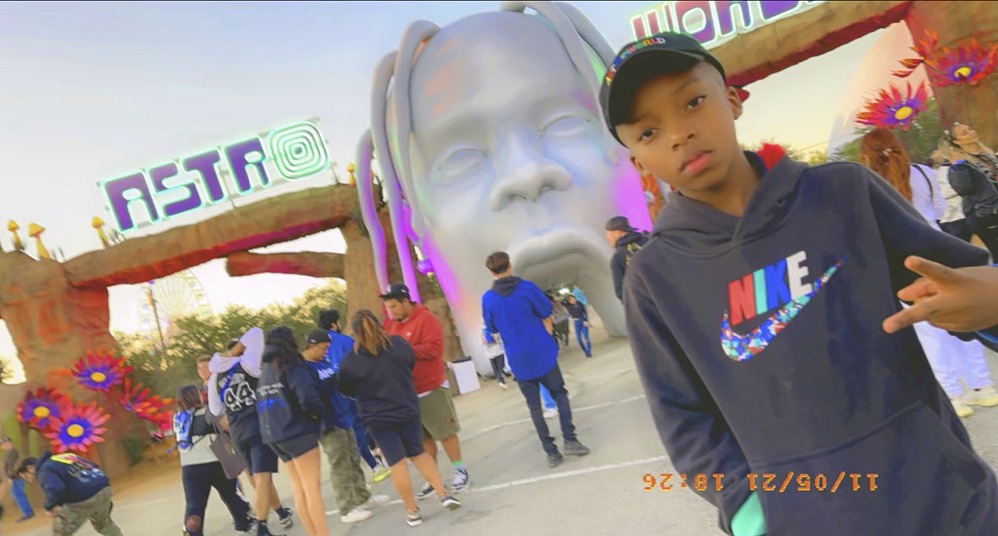 Familiares de víctima de Astroworld rechazaron dinero de Travis Scott para gastos funerarios