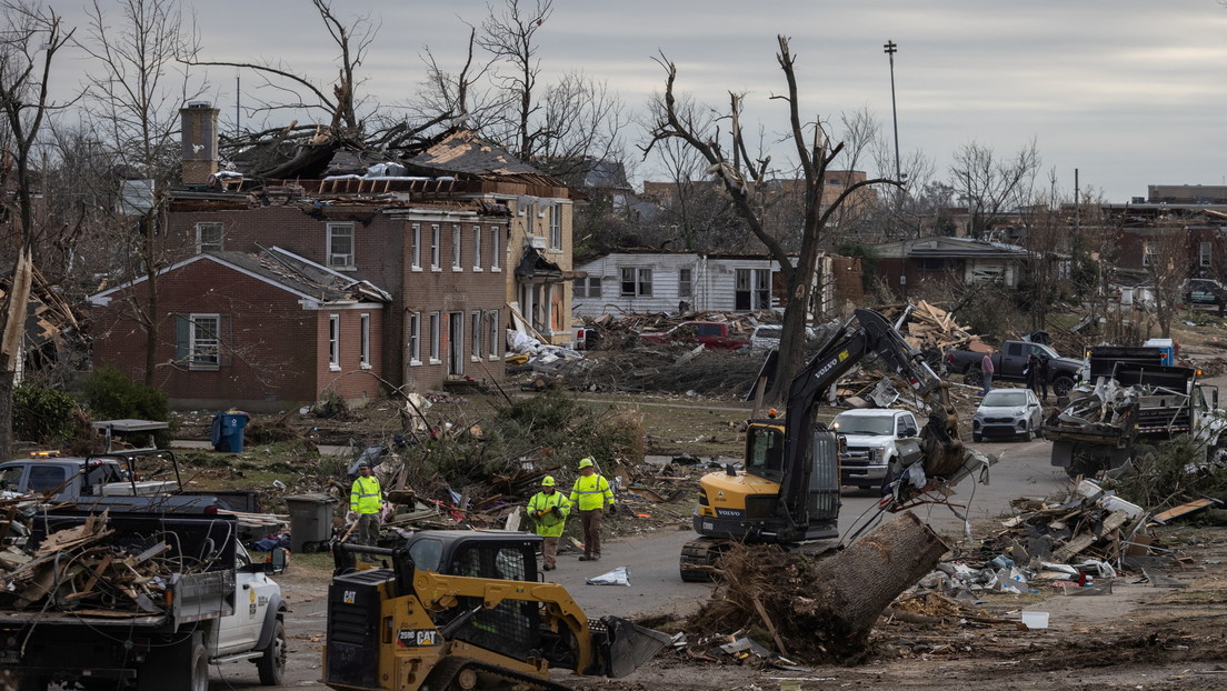 Milagro en Kentucky: Dos niños sobreviven a un tornado que los expulsó por los aires en una bañera