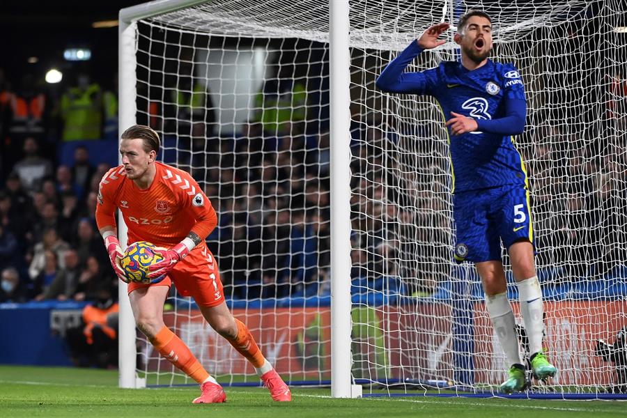 Chelsea trastabilló ante Everton debido a las salvadas de Pickford