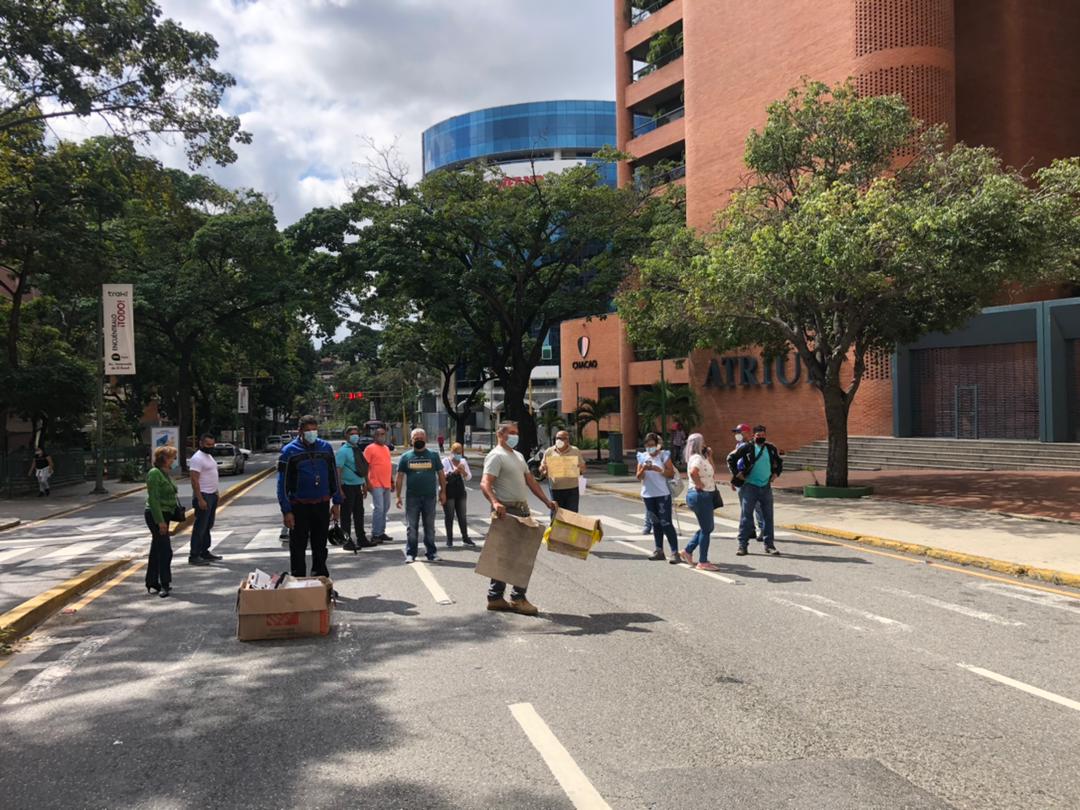 Jubilados de la Policía de Chacao exigen el pago de bonos y ajuste de pensiones