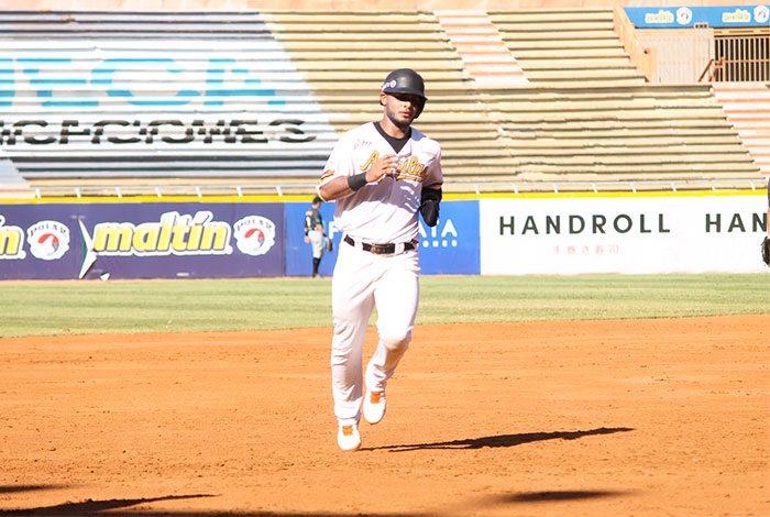 Ángel Reyes, elegido Jugador de la Semana en la Lvbp