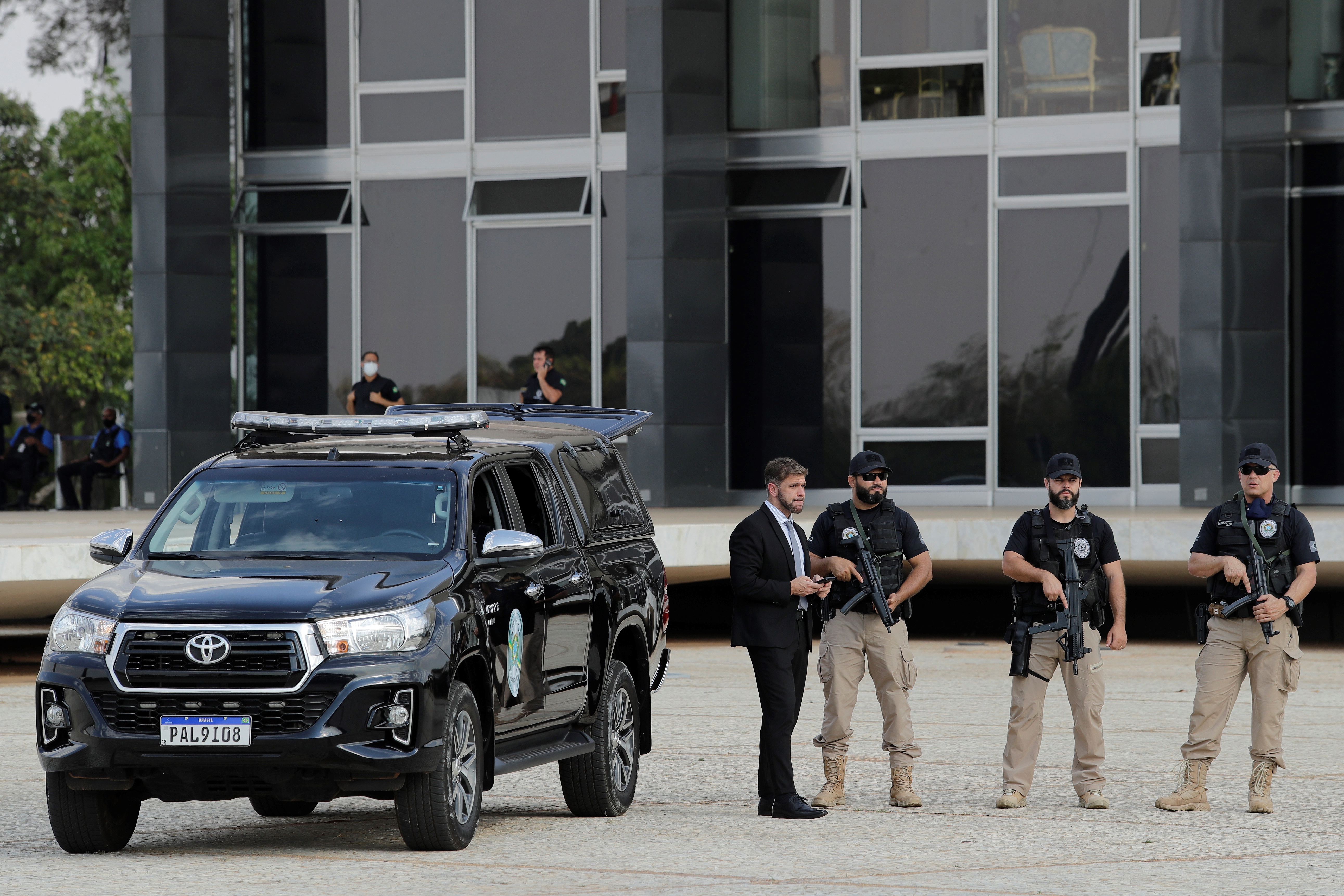 Corte Suprema de Brasil adquirió armas no letales para prevenir violencia y amenazas