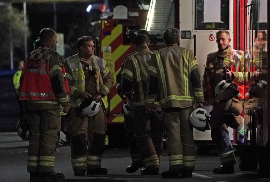 Cuatro niños murieron tras devastador incendio en una casa de Londres