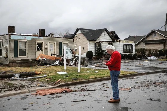 Imágenes dramáticas: Drones capturan la devastación mortal de los tornados en EEUU (VIDEOS)