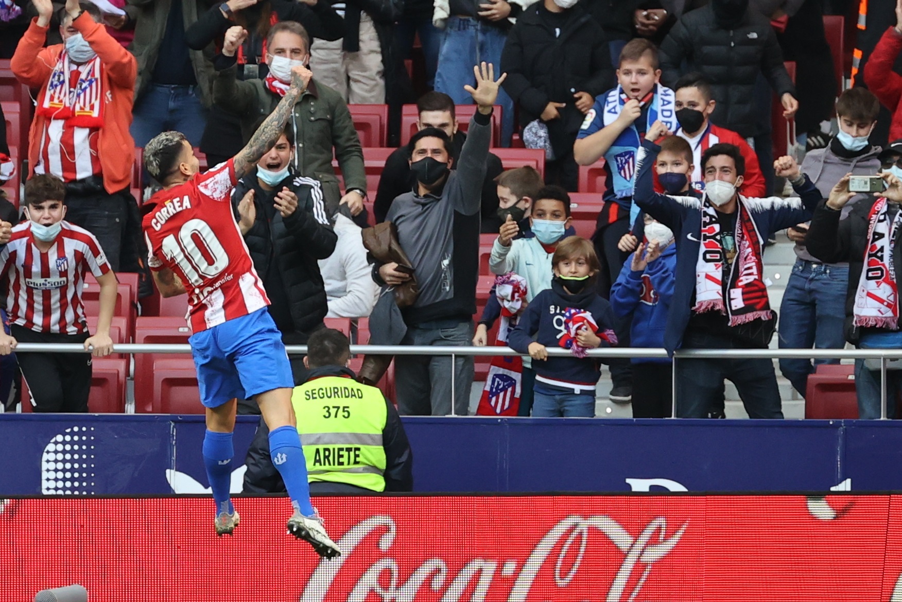 Atlético de Madrid venció al Rayo Vallecano y volvió de nuevo a puestos de Champions