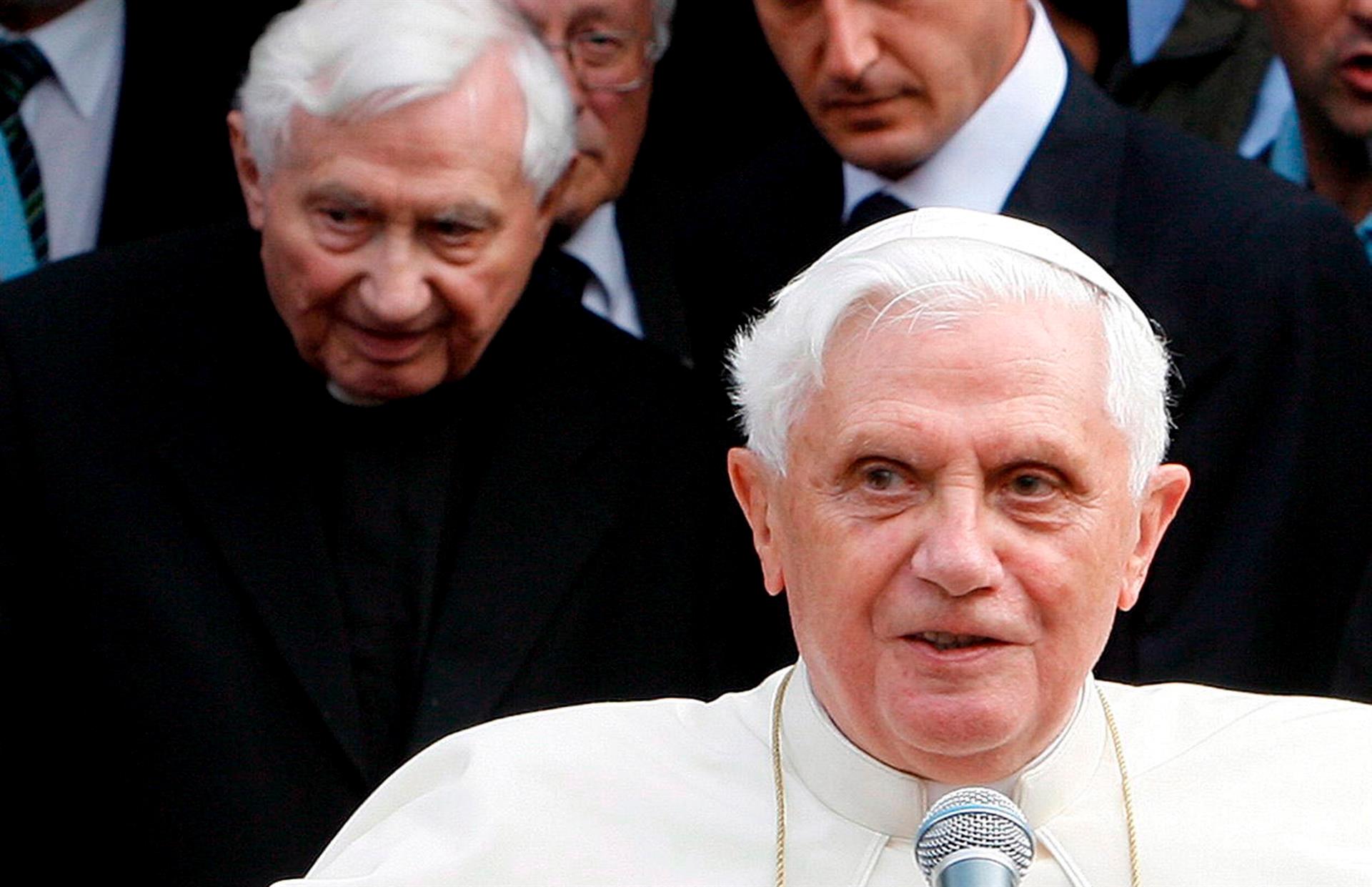 El Vaticano afirma que Ratzinger condenó los abusos y se reunió con víctimas