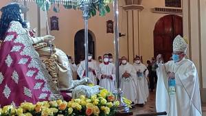 Con cantos y danzas realizaron la bajada de la Divina Pastora en Barquisimeto (Fotos)
