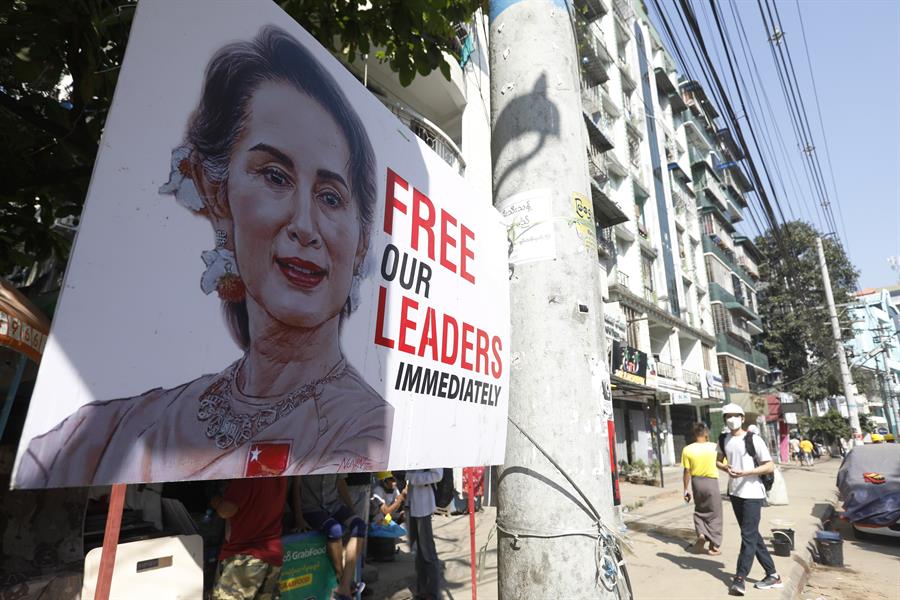 EEUU califica como una “ofensa a la justicia” la nueva condena a Suu Kyi