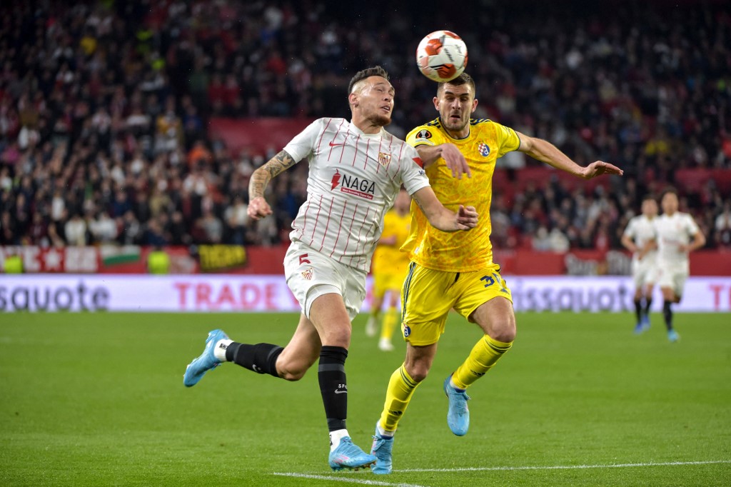 Sevilla puso un pie en octavos de Europa League al ganar a Dinamo Zagreb