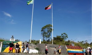Venezuela re-opens border with Brazil after two years