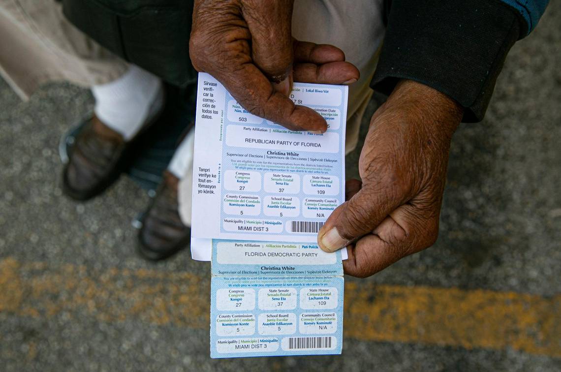 “Esto es una estafa”: Presentan quejas sobre registro de electores en Miami