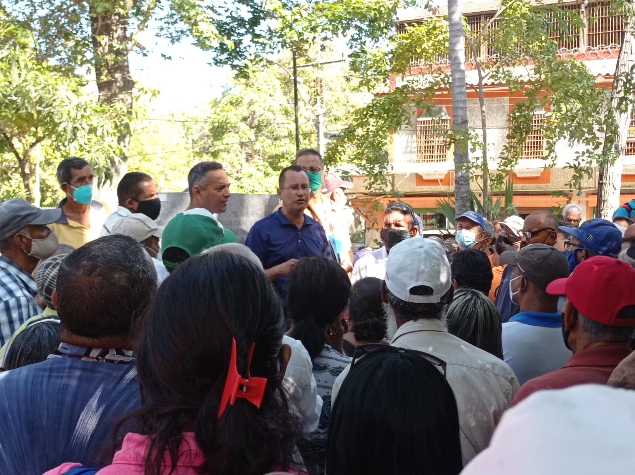Trabajadores de la gobernación de Sucre exigen sus reivindicaciones laborales (FOTOS)