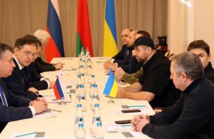 Ucrania considera que los intentos de negociación ofrecidos por Rusia son engañosos