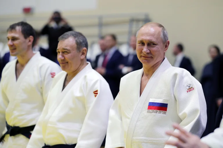 La Federación Internacional de Judo suspendió a Putin como presidente honorario