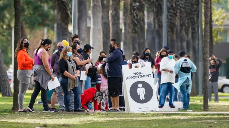 ¿Fin de la pandemia en EEUU? Experto asegura que el 73% de los estadounidenses son inmunes a ómicron