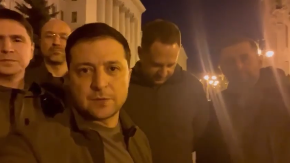 “Estamos todos aquí en Kiev defendiendo nuestro país”: afirmó el presidente ucraniano en un VIDEO