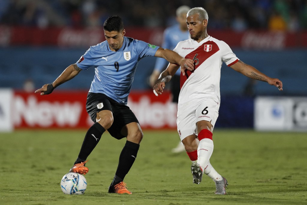 Uruguay clasificó al Mundial de Qatar tras polémica victoria sobre Perú