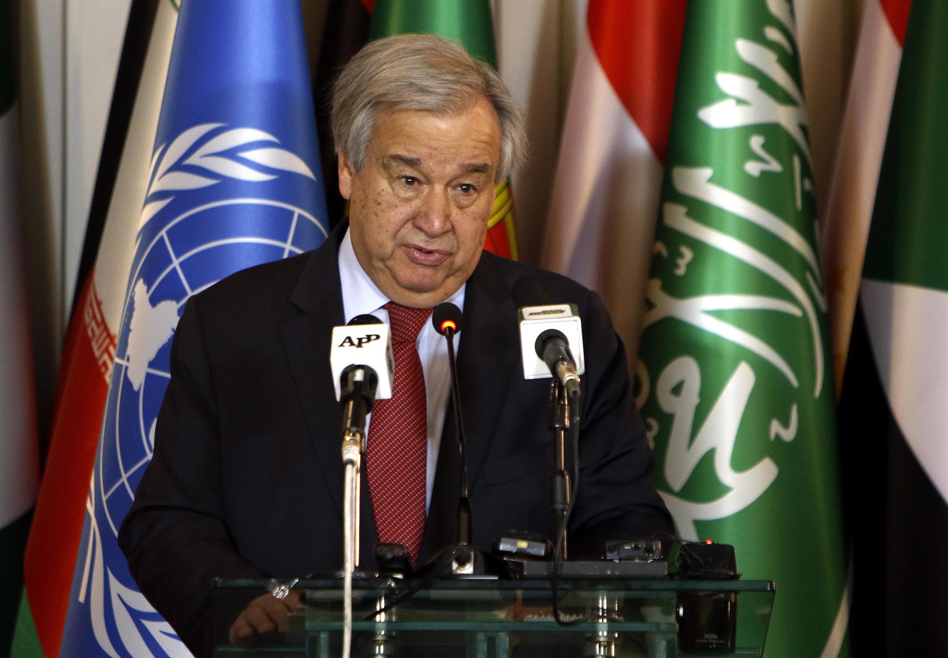 Guterres saluda la reapertura de las escuelas afganas para las niñas