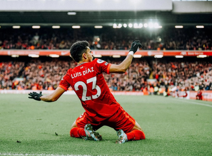 El Liverpool gana en Brighton con gol del colombiano Díaz y le pisa los talones al Manchester City