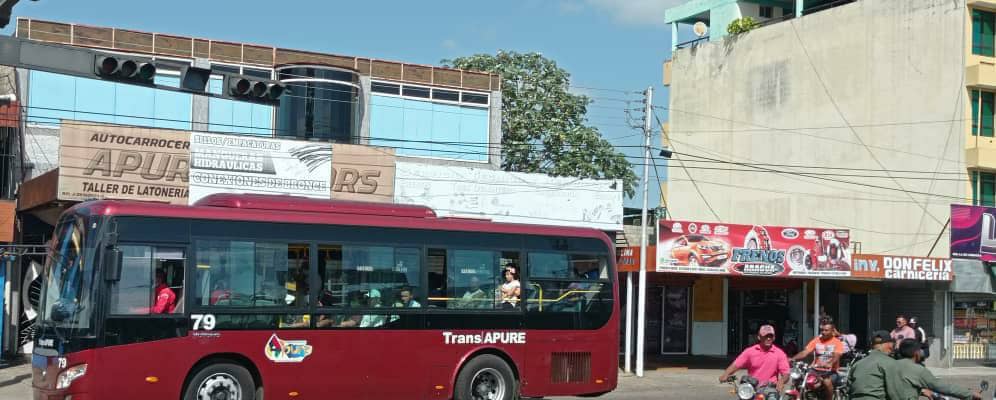 Los semáforos en San Fernando de Apure están destruidos y la alcaldía no hace nada para repararlos