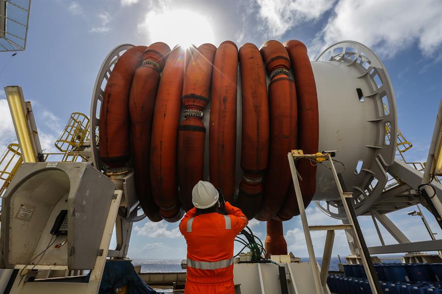 El precio del petróleo y del gas en el mercado europeo cae tras las fuertes alzas de los últimos días