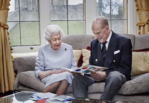 A un año de la muerte de Felipe de Edimburgo: soledad e incógnitas en la vida de la reina Isabel II