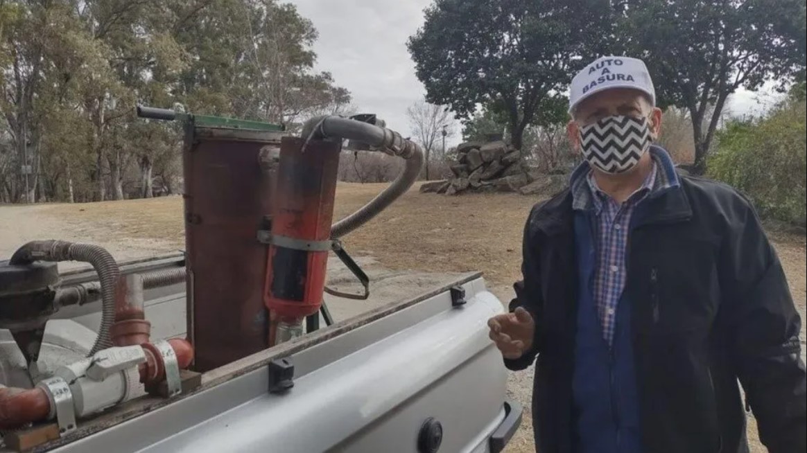 Como en “Volver al Futuro”, el “Delorean” que funciona con basura y circula por las calles de Argentina (FOTOS)