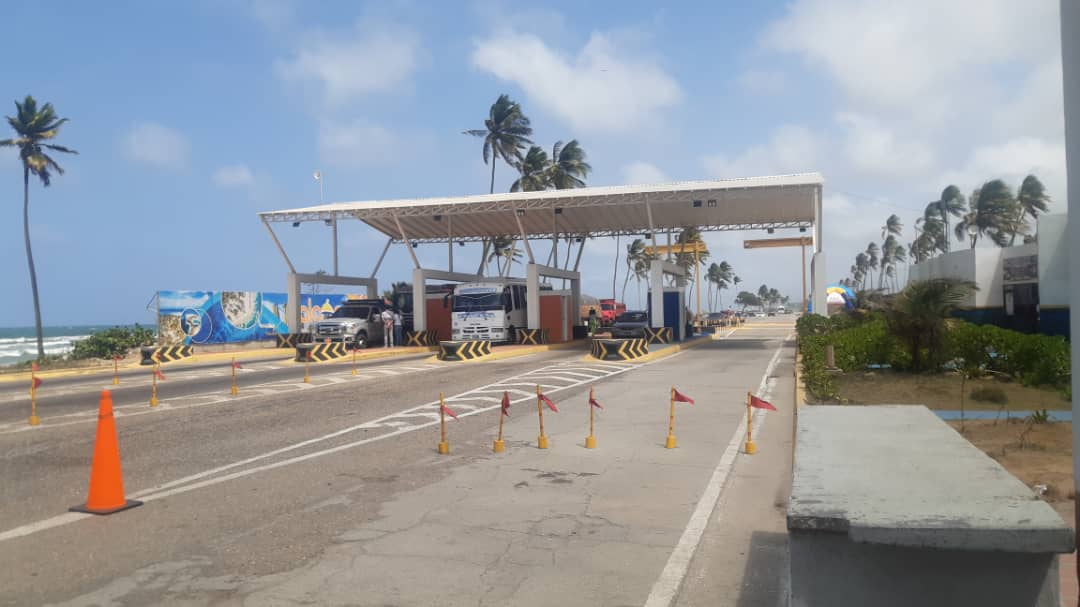 La Semana Santa en Tucacas se vivió entre apagones y cobros de vacunas a los comerciantes