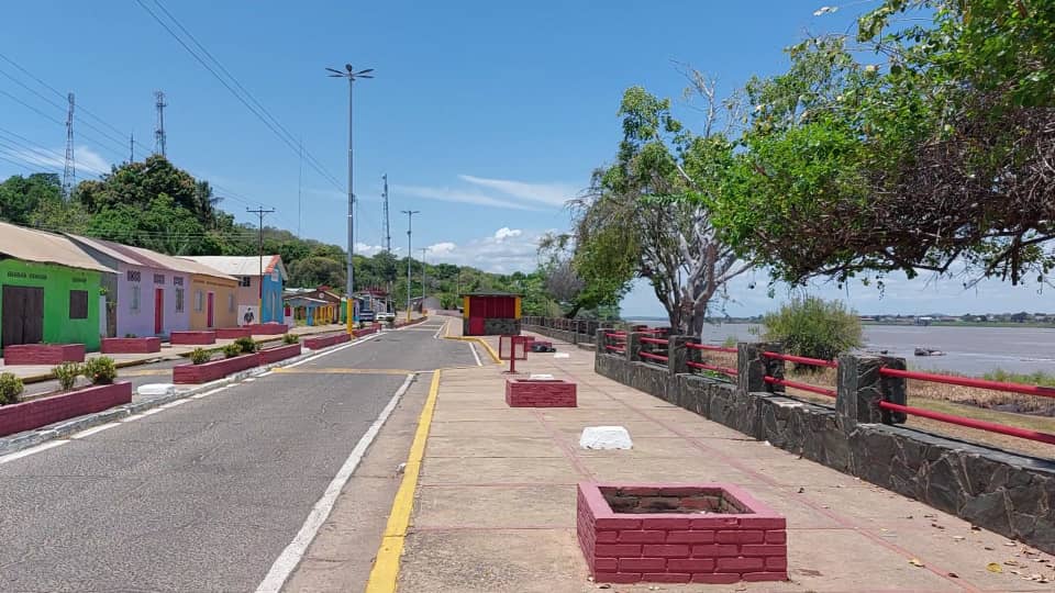 El súper tanque que nunca se terminó y dejó a un poblado de Anzoátegui seco como un desierto