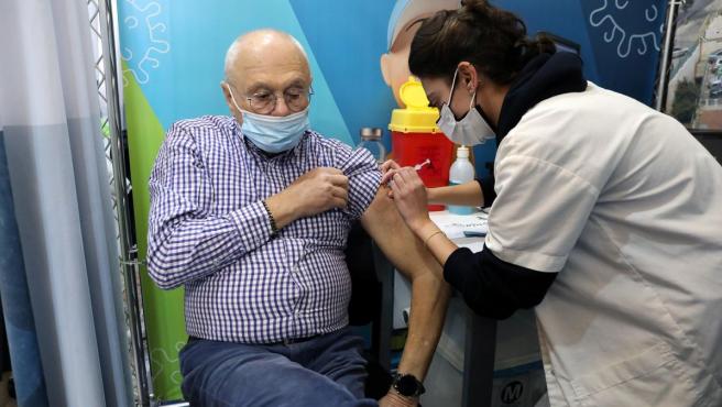 ¿Necesitamos una cuarta dosis de la vacuna contra el coronavirus? Esto dice una epidemióloga