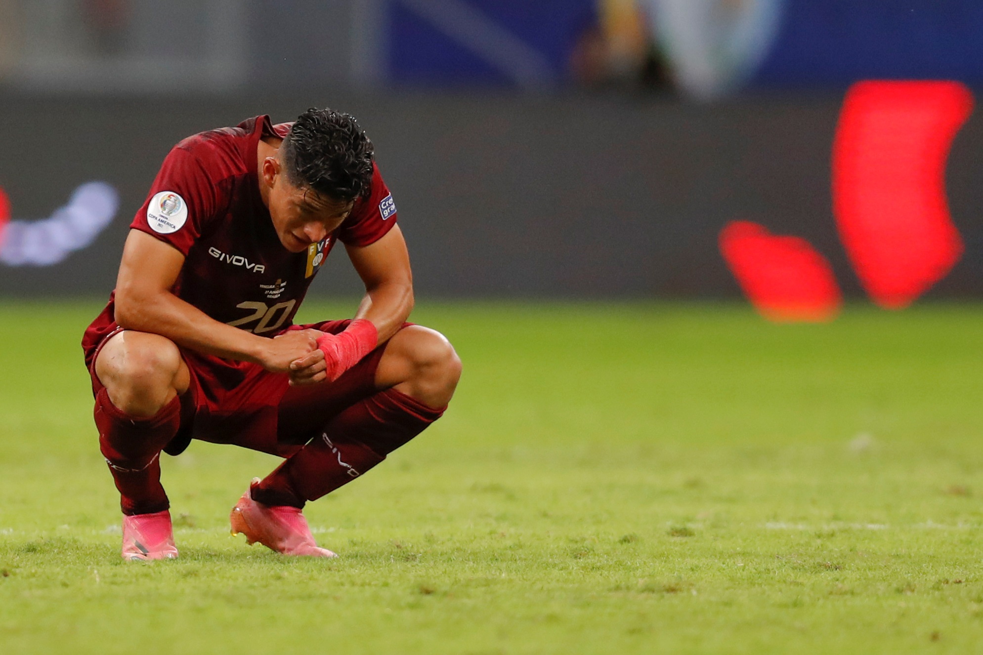 Ronald Hernández se perderá los próximos amistosos de la Vinotinto