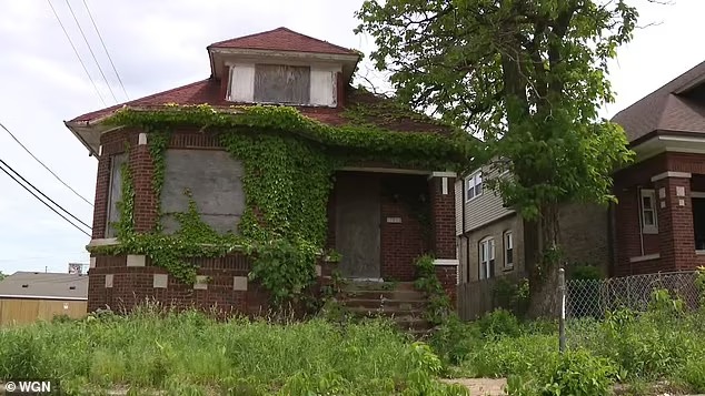 Encontró a una mujer gritando dentro de una vivienda en Chicago que había sido secuestrada y violada