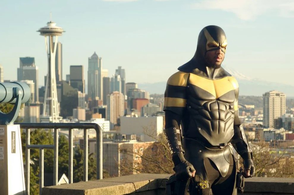 Auge y caída de Phoenix Jones, el “superhéroe” de la vida real que fue apuñalado y baleado en las calles de EEUU