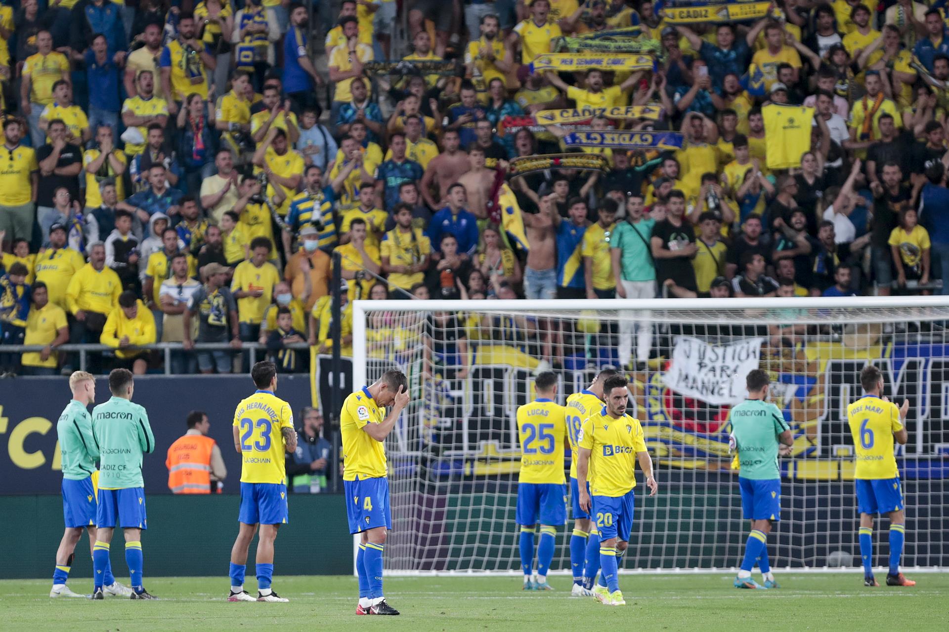 Real Madrid firmó un empate ante El Cadiz que resiste su permanencia en la Liga