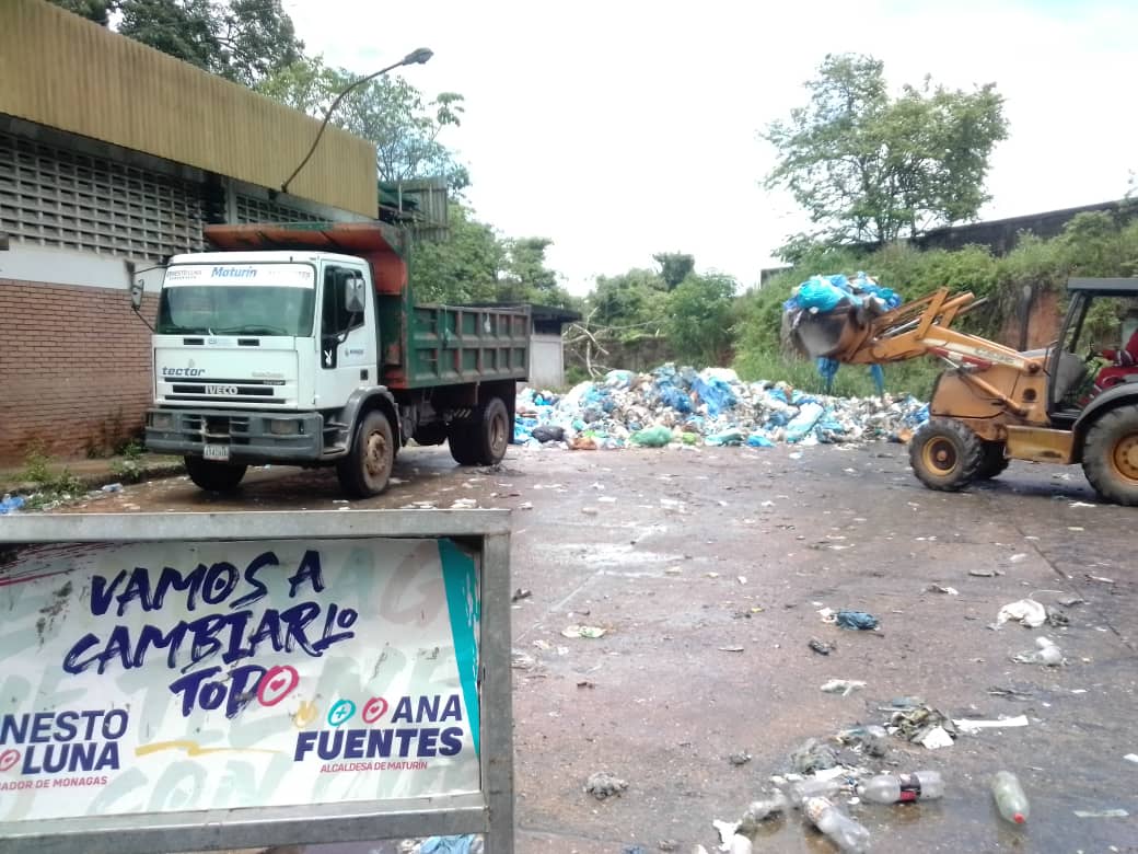 Aturdido por los reclamos, el chavismo mandó a recoger el basurero que contaminaba el Hospital de Maturín