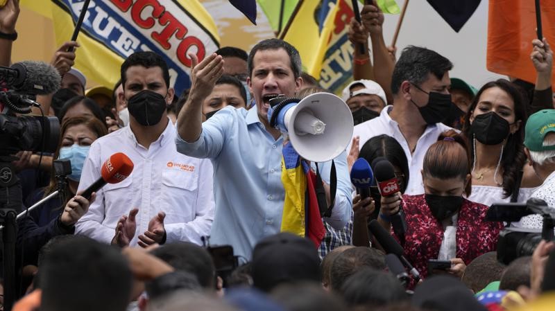 Venezuelan opposition leader attacked during national tour