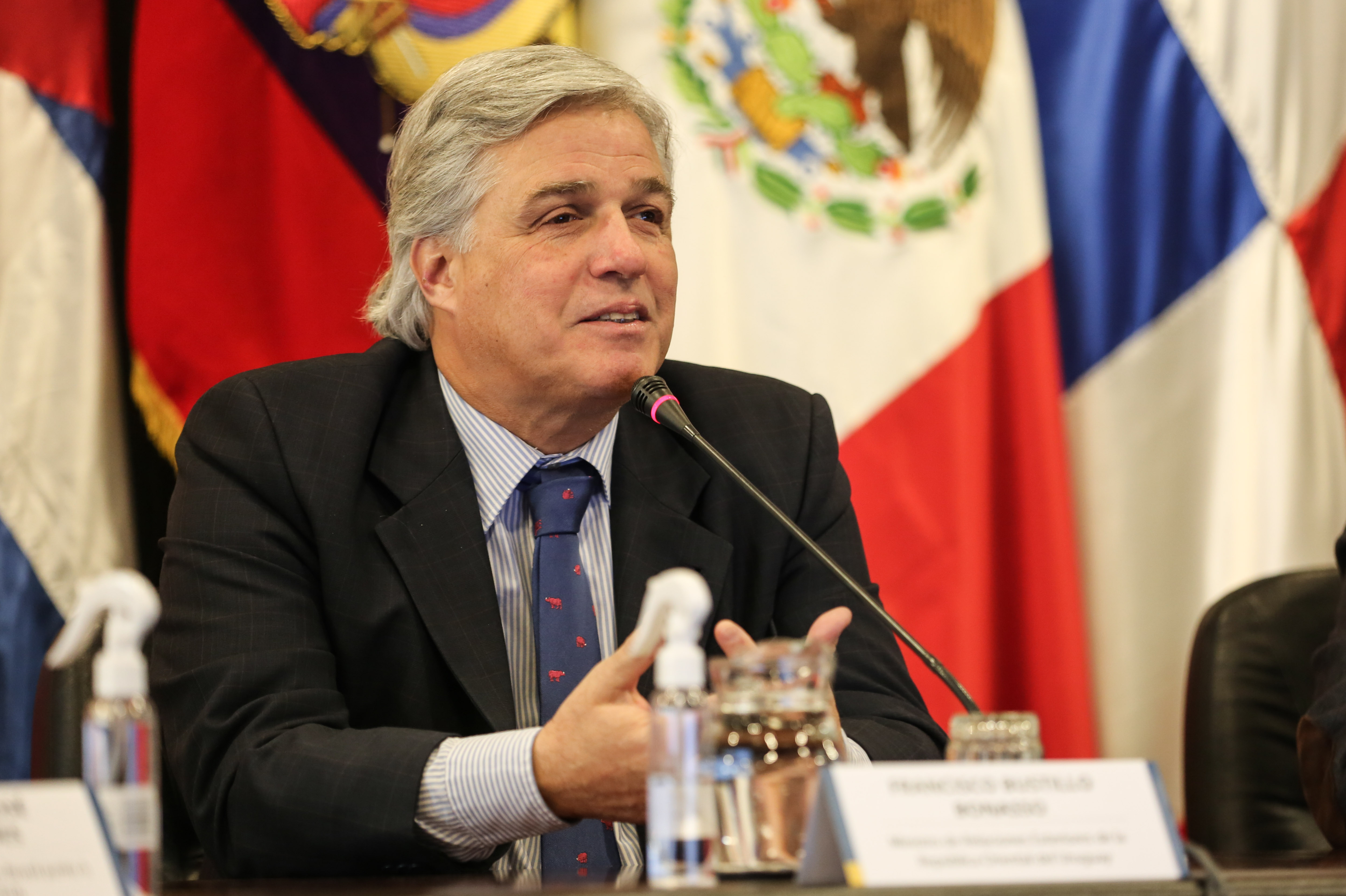 Ministro de Defensa uruguayo aclaró que había información que alertaba sobre avión venezolano-iraní