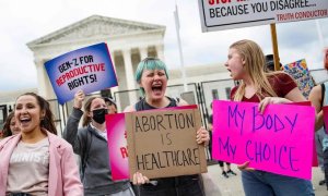 Kansas, primer estado de EEUU que ratifica el derecho al aborto