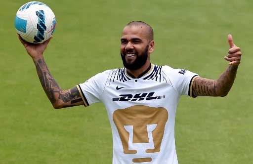 Dani Alves aceptó a Pumas para dejar un legado en la gente joven