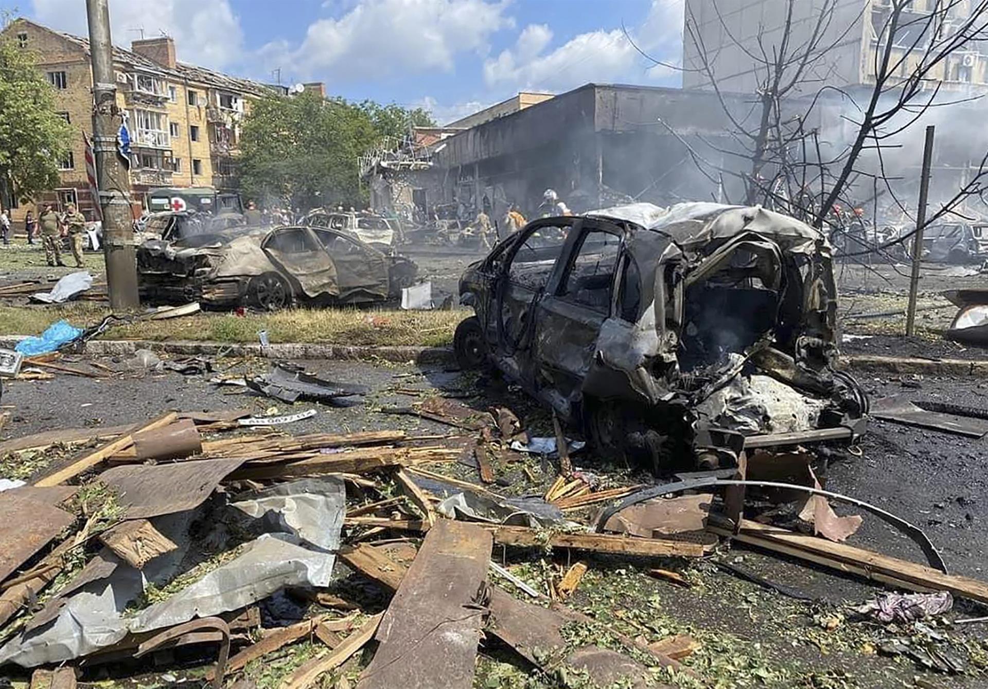 Bombardeos rusos en Donetsk dejan saldo de al menos siete muertos