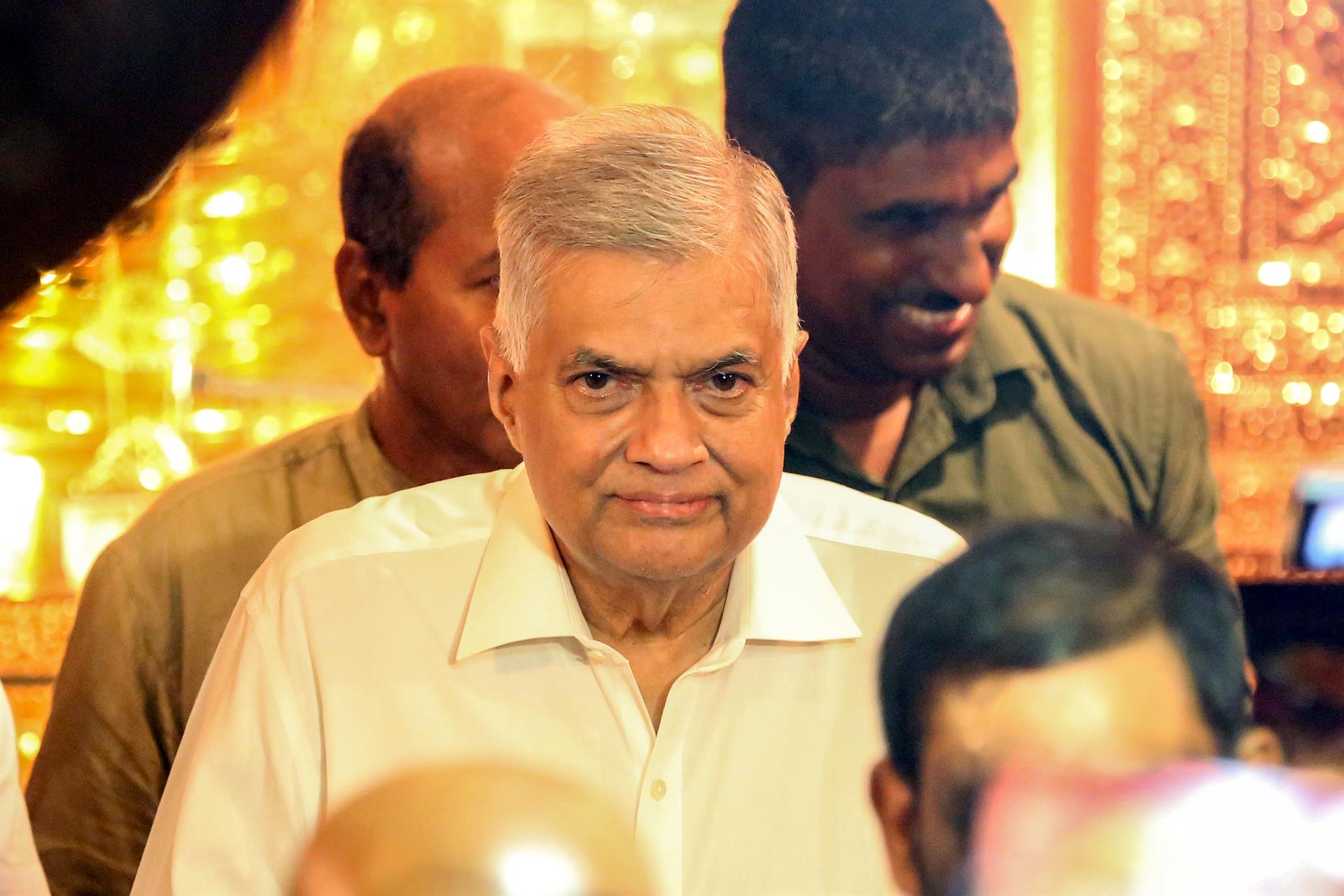 El primer ministro de Sri Lanka ofrece su dimisión entre masivas protestas