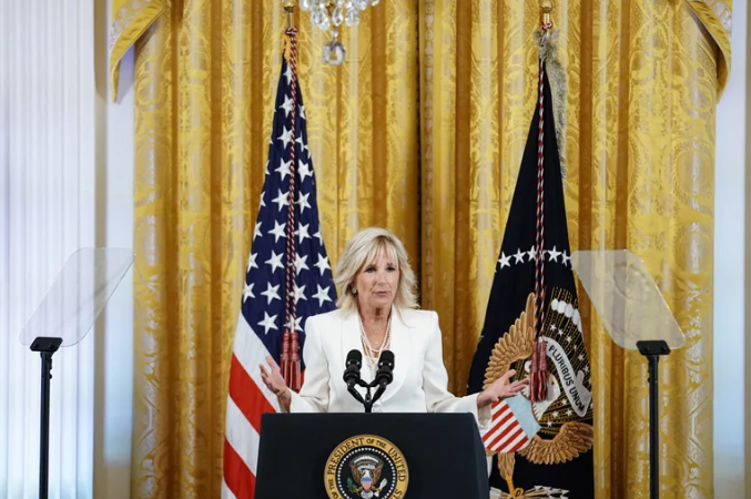 Jill Biden ofreció disculpas tras comparar a la comunidad latina con “tacos” y “bodegas”