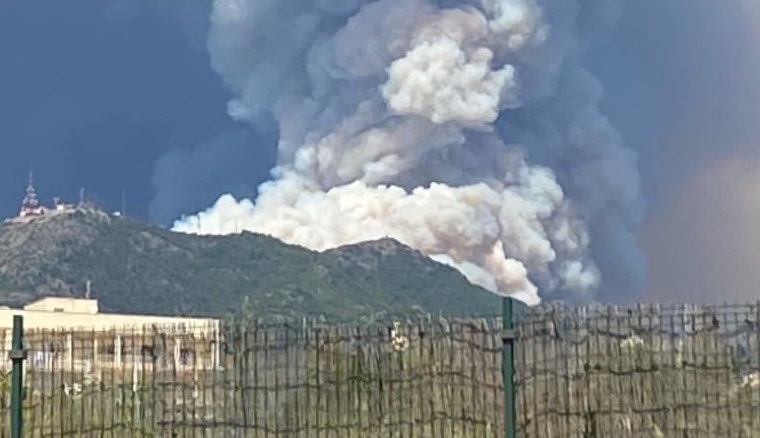 Continuan los incendios activos en España por ola de calor en Europa (Videos)