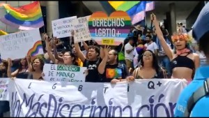 Comunidad Lgbt en Caracas manifiesta y exige respeto a sus derechos #3Jul (Video)