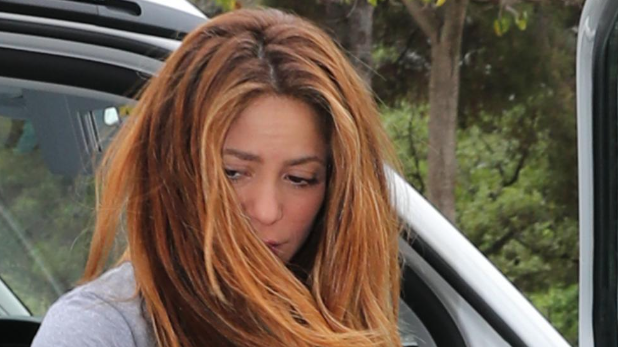 Shakira fue sorprendida llorando en plena calle