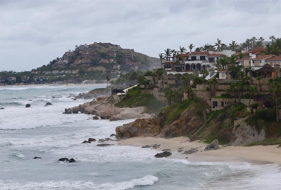 Tormenta tropical Howard se formó al sur de Baja California en México